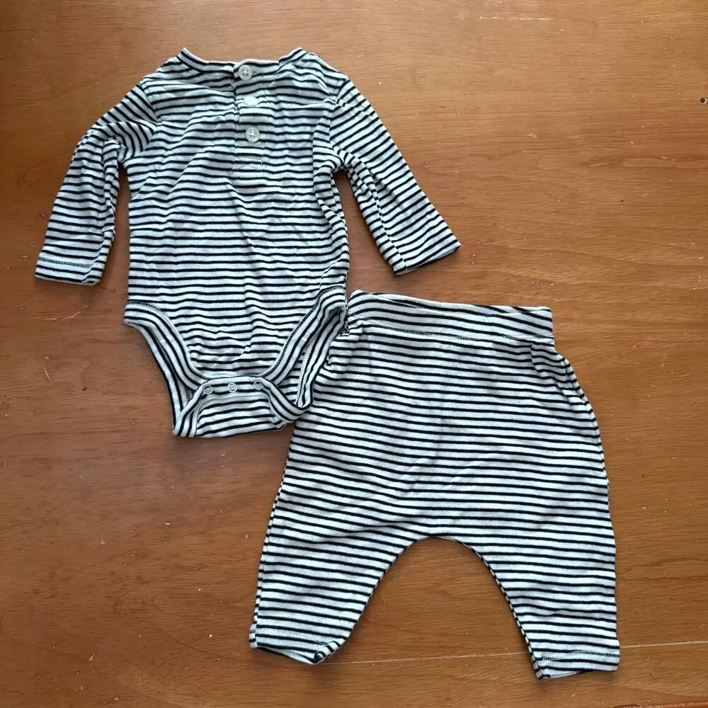 Old Navy Stripe Outfit Black White Henley Top Onesie Pants Leggings 0-3 Months